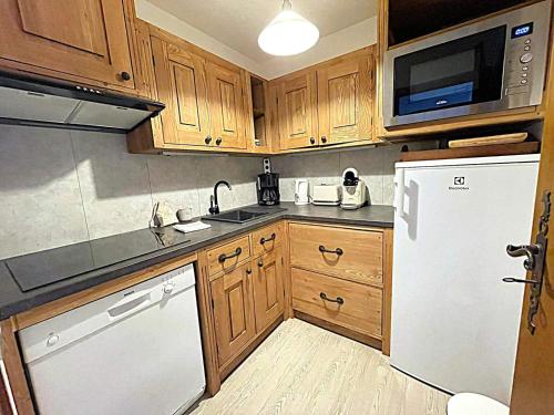 Appartement avec balcon, parking extérieur et WiFi à Chamonix - FR-1-343-245 (Appartement avec balcon, parking exterieur et WiFi a Chamonix - FR-1-343-245) in เลอ ครี