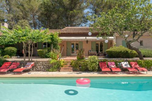5 bedrooms, 10 beds
