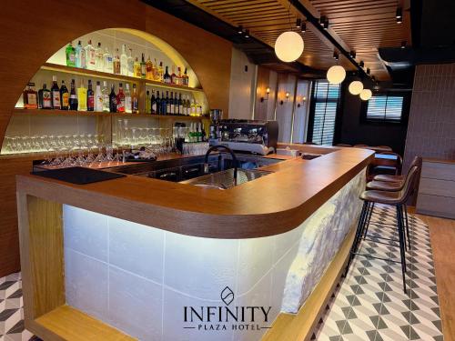 Pub/salon, Infinity Plaza Hotel in Dakovica