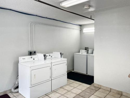 Studio 6 Suites Dayton OH Englewood - image 10