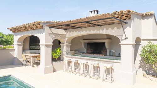 JAMES FCD56 - luxury villa with pool for rent in the vineyards near Saint Tropez in Cogolin