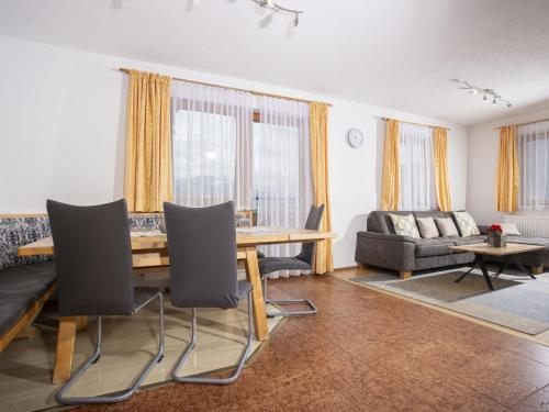Apartment Ferienhof Sonnseitn-2 by Interhome in Stumerberga
