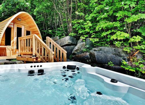 Chalets Alpins - 56 Chemin des Skieurs in Stoneham (QC)