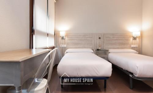 3 twin beds