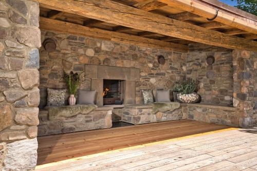 Premium Lodge