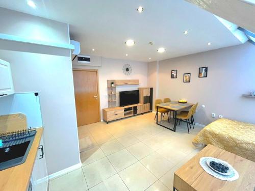 Studio Leon, Warna (Foto 5)