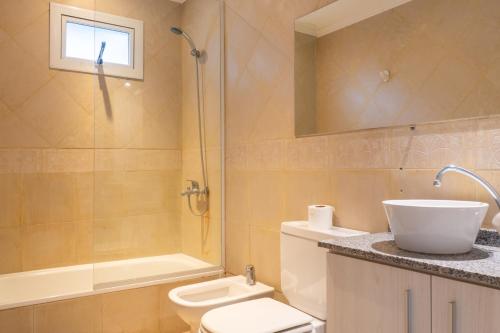 Two-Bedroom Apartment with Balcony image 1