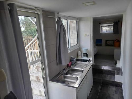 Apartment with garden and pool in Boisset-et-Gaujac