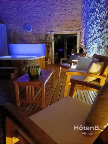 Rouge Tanin Cottage Private Spa Nature & Authentic Charm on a Dordogne in Nojals-et-Clotte