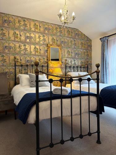 Twin Room with Shower room in Elm Tree Lodge