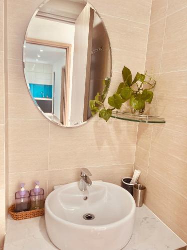 Two-Bedroom Apartment image 5