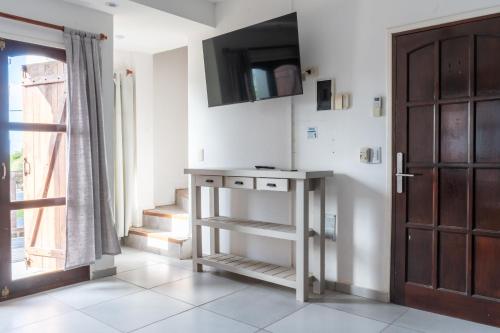 Two-Bedroom Apartment with Partial Ocean View image 8