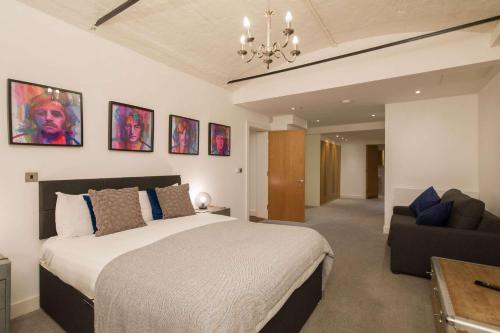 Liverpool Gem, Spacious 2BR Apt, Sleeps 8, Liverpool (photo 3)