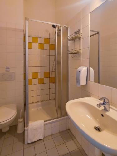 Westend City Hostel - image 4