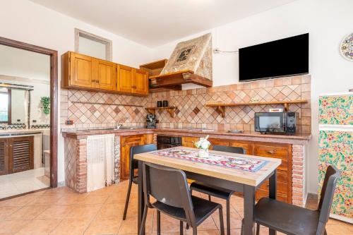 GuestHost - Bright Apartment Taormina, Taormina (photo 3)