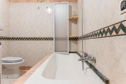 GuestHost - Bright Apartment Taormina, Taormina (photo 10)