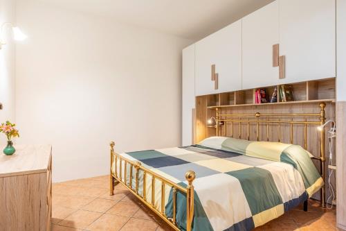 GuestHost - Bright Apartment Taormina, Taormina (photo 2)