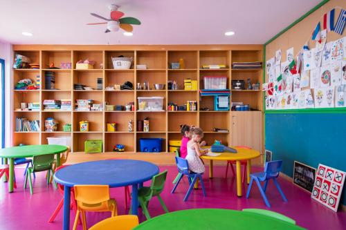 Club pentru copii, Hotel Tahiti Playa in Santa Susana