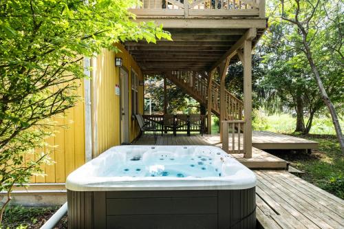 Blue View Chalets in 蓝山(ON)