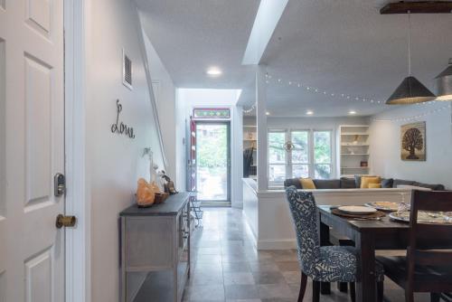 Pet-Friendly Beach Getaway, Relax by the Bay! in Whitehall Manor (MD)