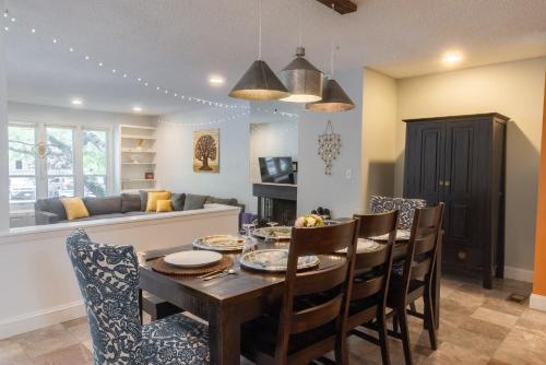 Pet-Friendly Beach Getaway, Relax by the Bay! in Whitehall Manor (MD)