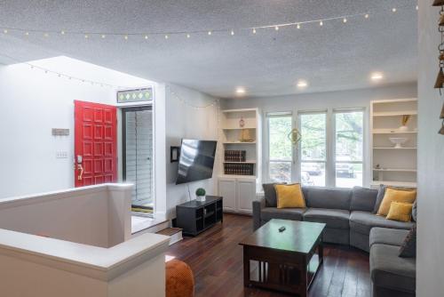 Pet-Friendly Beach Getaway, Relax by the Bay! in Whitehall Manor (MD)