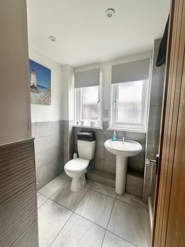 Charming & Spacious Holiday Home, Hayle (photo 7)