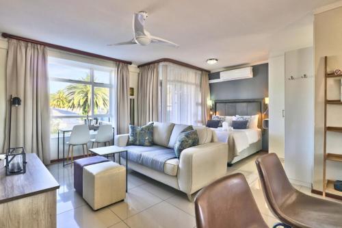Cascades Sunny Studio With Views - Cape Town