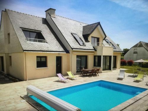 Villa spacieuse à Concarneau avec piscine privée - Location, gîte - Concarneau