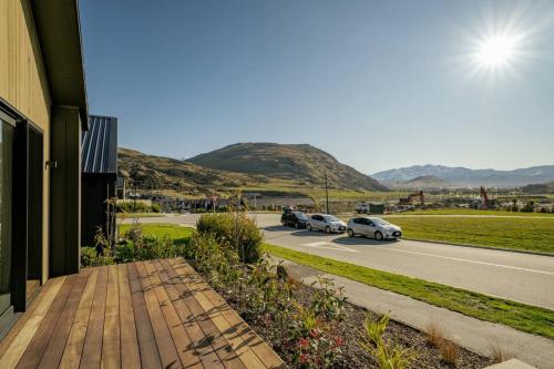 Remarkables Retreat close to Ski Fields! - image 9