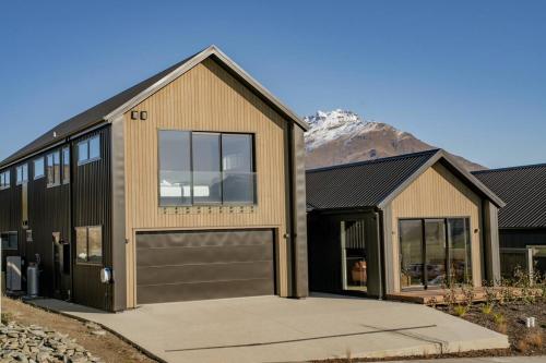 Remarkables Retreat close to Ski Fields! - image 12