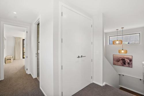 Remarkables Retreat close to Ski Fields! - image 14