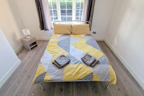6-bedroom House in Morden, London (Zone 4) gîte à louer Epsom & St Helier NHS Trust