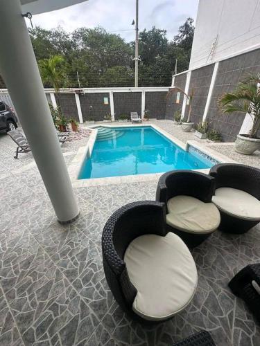 Hermosa casa al frente de la playa in Cielo mar