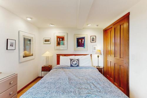 Chanticleer - image 14