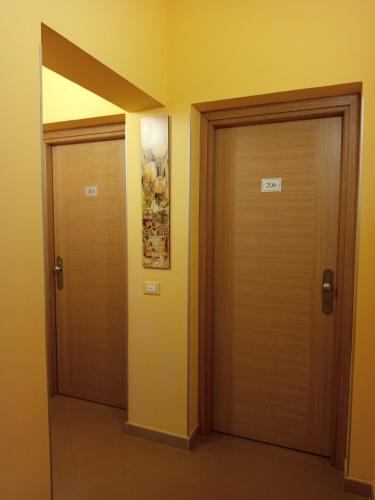 Double Room image 10
