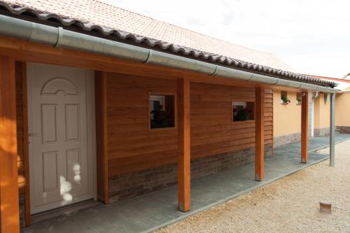 Entrance, Dorottya Vendeghaz in Hodmezovasarhely