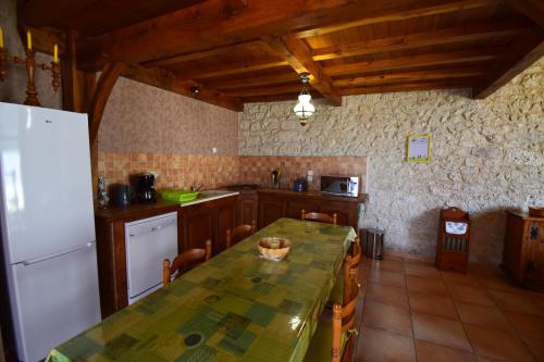 köök, La Grange à Dondas pour 6 personnes (La Grange a Dondas pour 6 personnes) in Dondas