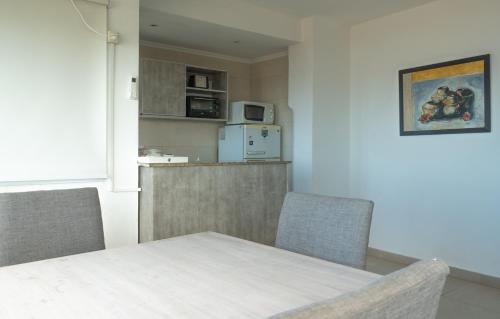 One-Bedroom Apartment image 8