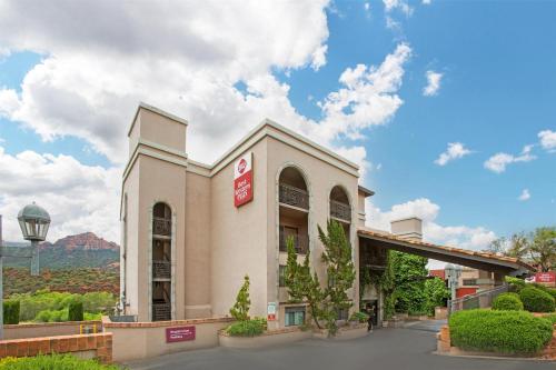 Best Western Plus Arroyo Roble Hotel & Creekside Villas - image 7