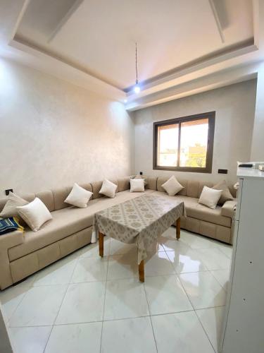 Prime Location, Budget Friendly Studio in Central in 나자