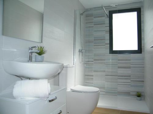 Apartamento en Playa de Gandía: 2 Dorm Aire Acond Piscina Parking. Exclusivo Familias - ES-314-16 - image 2