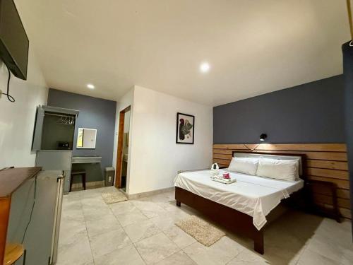 1 queen bed