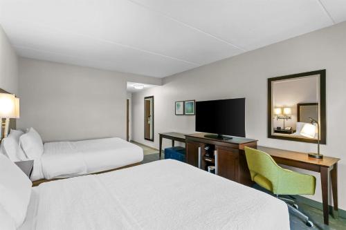2 queen beds
