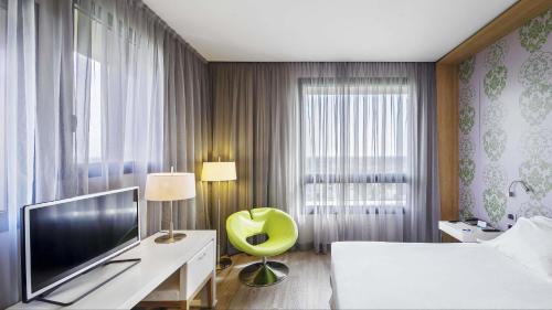 NH Milano Fiera - image 12