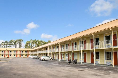 Rodeway Inn & Suites Wilmington North - image 14