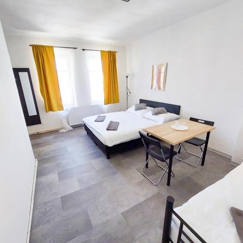 Room for 3 number1 Prague 7, Praha
