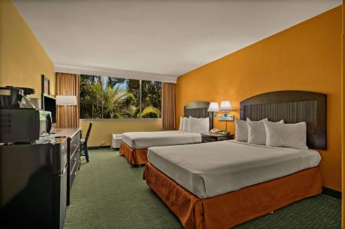 2 double beds