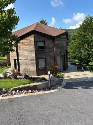 Gîte La Lanterne Location PMR Vosges avec spa, jacuzzi, vue montagne, 6 pers gîte à louer Laveline-du-Houx