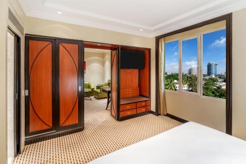 room detail thumbnail 1
